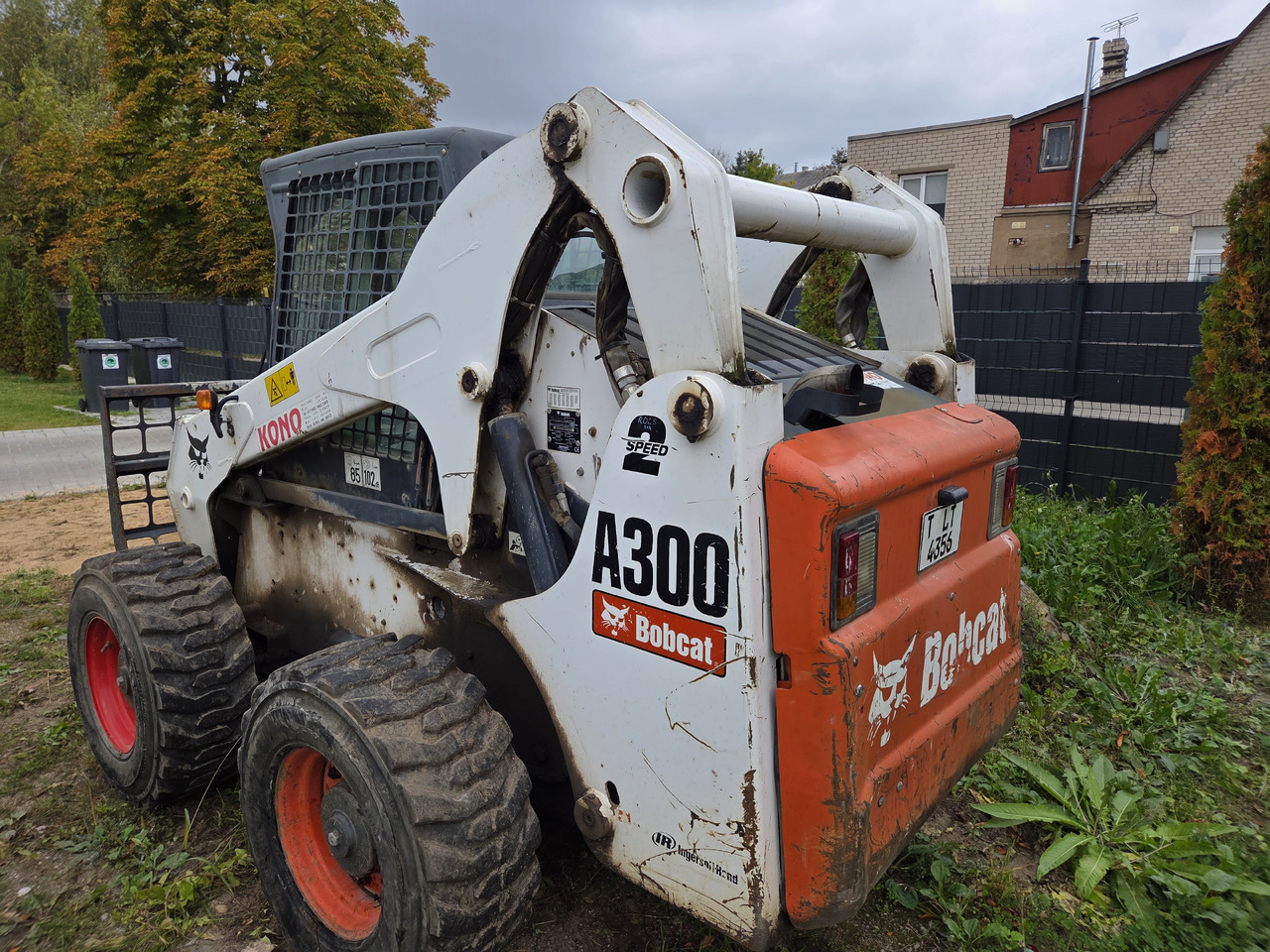 BOBCAT A300 - Kompaktiekrāvējs: foto 3 BOBCAT A300 - Kompaktiekrāvējs: foto 3