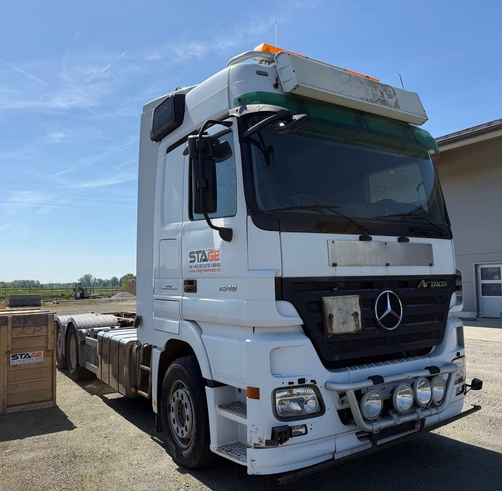 MERCEDES-BENZ Actros 2548L - Šasija kravas automašīna: foto 1 MERCEDES-BENZ Actros 2548L - Šasija kravas automašīna: foto 1