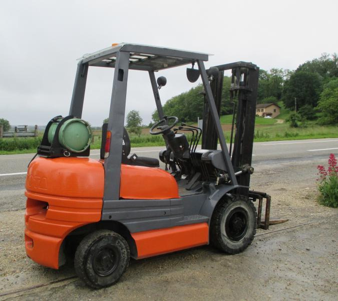 Toyota 426FGF25 - Autokrāvējs: foto 2 Toyota 426FGF25 - Autokrāvējs: foto 2