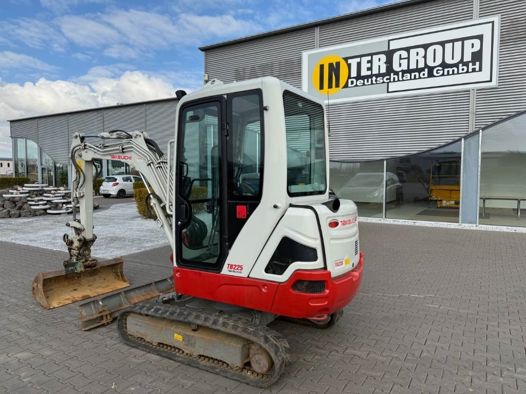 Takeuchi TB 225 V3 - Mini-ekskavators: foto 2 Takeuchi TB 225 V3 - Mini-ekskavators: foto 2