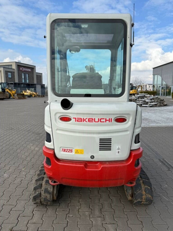 Takeuchi TB 225 V3 - Mini-ekskavators: foto 3 Takeuchi TB 225 V3 - Mini-ekskavators: foto 3