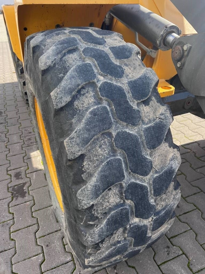 Riteņu iekrāvējs Volvo L 35 G: foto 11