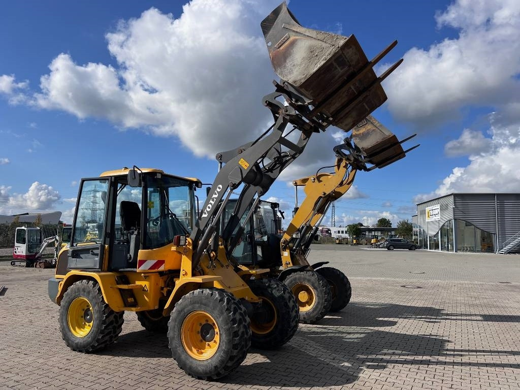 Riteņu iekrāvējs Volvo L 35 G: foto 31