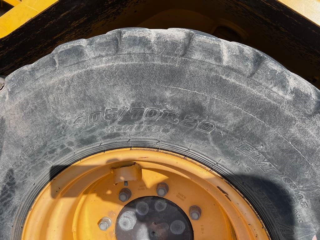 Riteņu iekrāvējs Volvo L 35 G: foto 13