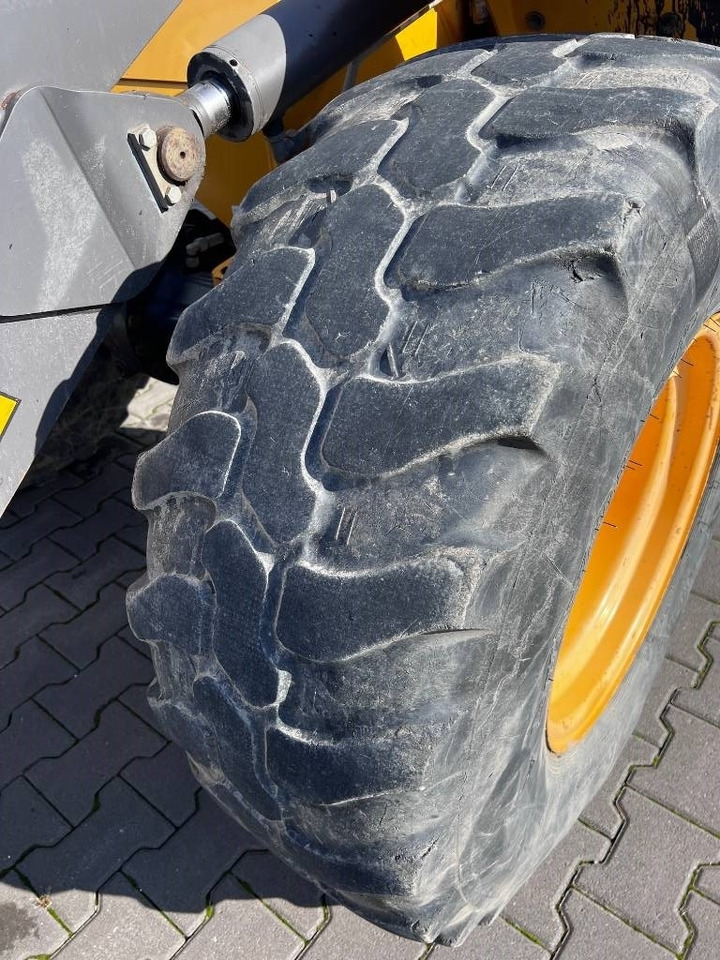 Riteņu iekrāvējs Volvo L 35 G: foto 15
