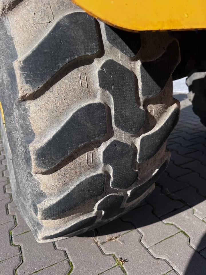 Riteņu iekrāvējs Volvo L 35 G: foto 12
