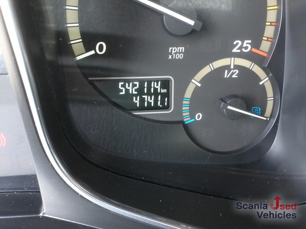 MERCEDES-BENZ Actros 1845 L - Kravas automašīna ar tentu: foto 2 MERCEDES-BENZ Actros 1845 L - Kravas automašīna ar tentu: foto 2