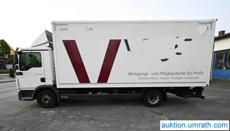 MAN MAN TGL 12.250 4x2 L/BL Koffer Ladebordwand Klimaautomatik NAVI Luftfederung Automatikgetriebe EURO 6 - Kravas automašīna ar slēgto virsbūvi: foto 1 MAN MAN TGL 12.250 4x2 L/BL Koffer Ladebordwand Klimaautomatik NAVI Luftfederung Automatikgetriebe EURO 6 - Kravas automašīna ar slēgto virsbūvi: foto 1