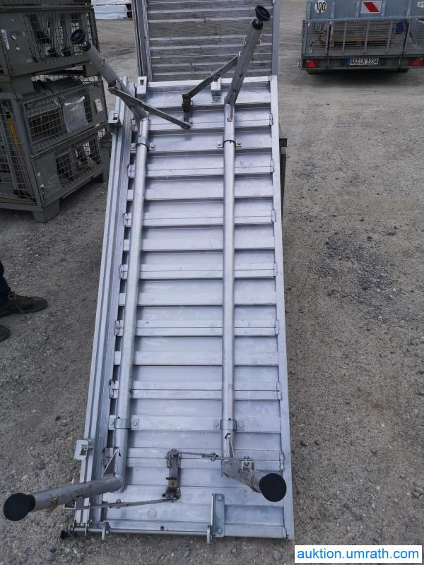 Posten Konvolut Zarges Plattform Laufsteg Bühne Überstieg Gehsteig Sockel Treppen Aluminium hochwertig - Garāžu aprīkojums: foto 3 Posten Konvolut Zarges Plattform Laufsteg Bühne Überstieg Gehsteig Sockel Treppen Aluminium hochwertig - Garāžu aprīkojums: foto 3