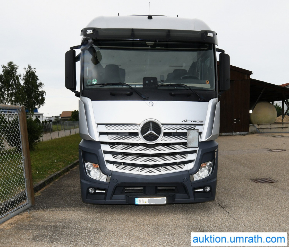 Mercedes Benz Actros DB 1842 LS Sattelzugmaschine EURO 6 StreamSpace LowLiner Klimaautomatik Automatikgetriebe Navi - Vilcējs: foto 2 Mercedes Benz Actros DB 1842 LS Sattelzugmaschine EURO 6 StreamSpace LowLiner Klimaautomatik Automatikgetriebe Navi - Vilcējs: foto 2