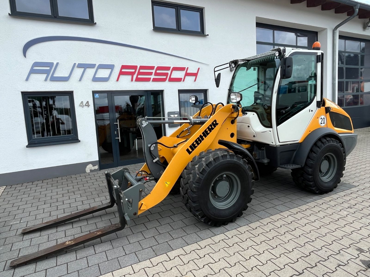 Liebherr 506 Compact Schaufel Gabel - Riteņu iekrāvējs: foto 1 Liebherr 506 Compact Schaufel Gabel - Riteņu iekrāvējs: foto 1