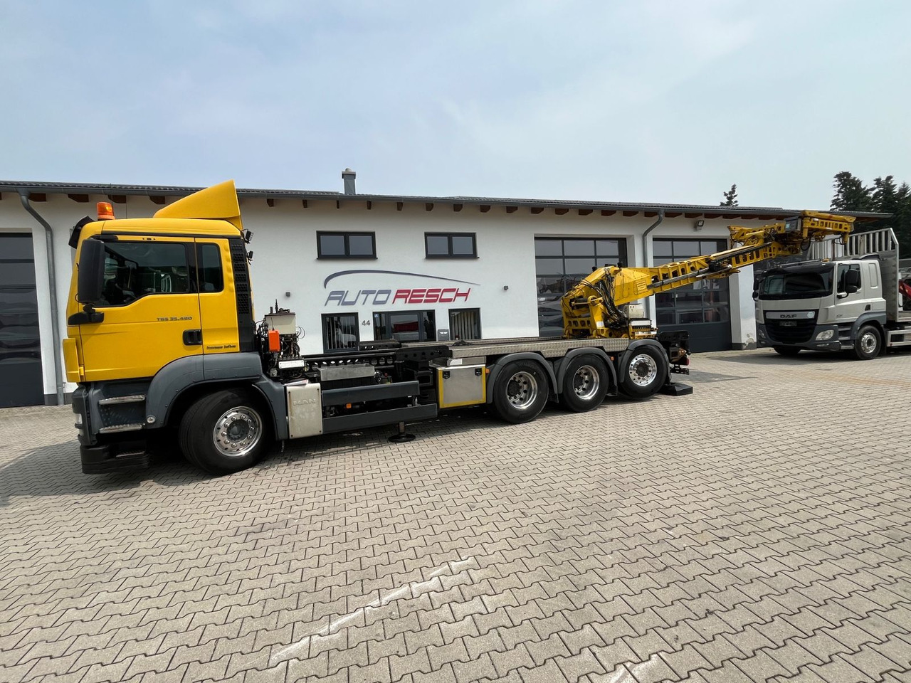 MAN TGS 35.480 8x4-4BL Deuringer Garagentransporter - Kravas auto ar manipulatoru: foto 4 MAN TGS 35.480 8x4-4BL Deuringer Garagentransporter - Kravas auto ar manipulatoru: foto 4
