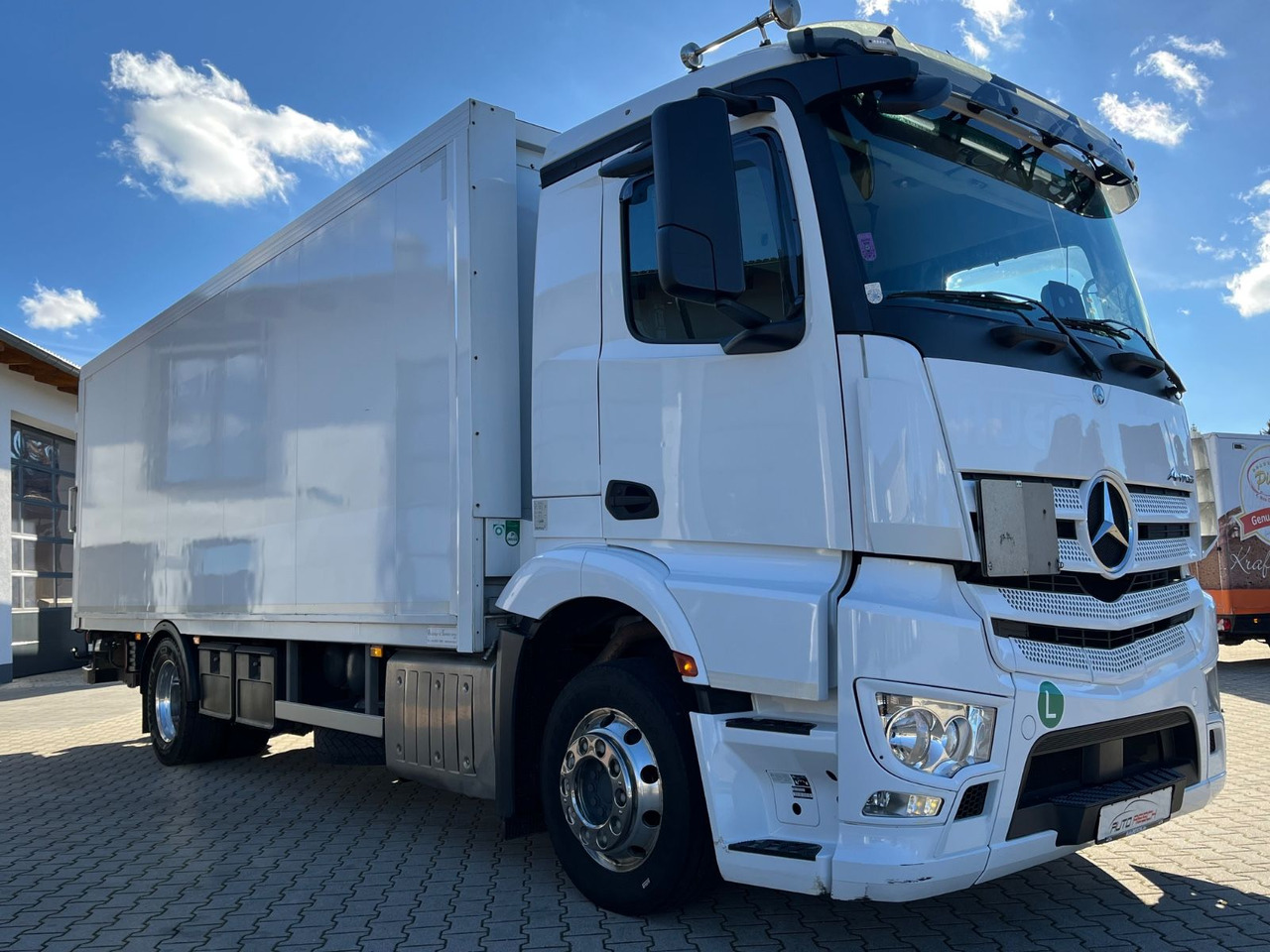 Mercedes-Benz Antos 1836 Klappwand Getränkekoffer beheizt - Kravas automašīna dzērienu pārvadāšanai: foto 4 Mercedes-Benz Antos 1836 Klappwand Getränkekoffer beheizt - Kravas automašīna dzērienu pārvadāšanai: foto 4