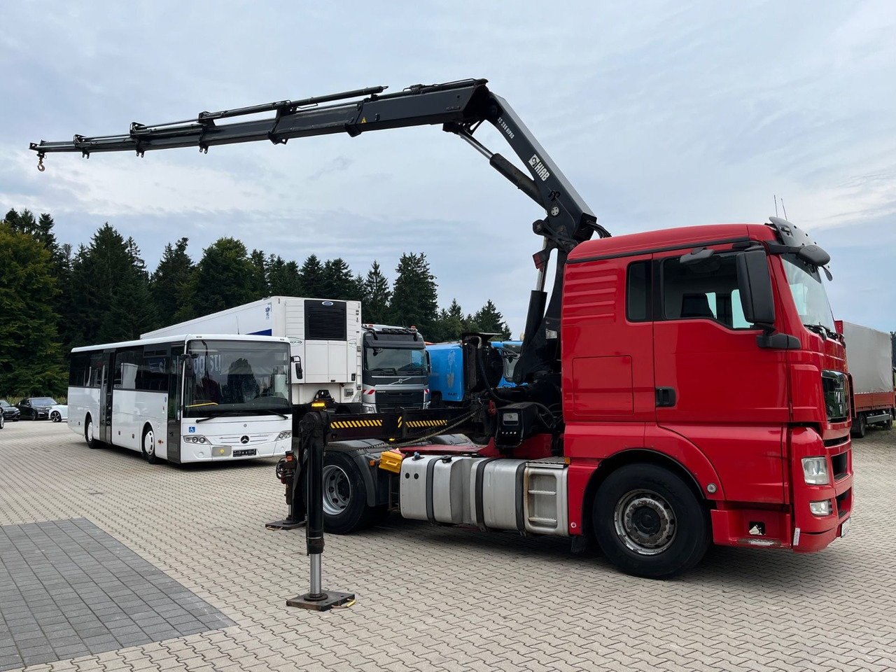 MAN TGX 18.400 mit Kran HIAB 288E P-5 HIPRO - Vilcējs: foto 3 MAN TGX 18.400 mit Kran HIAB 288E P-5 HIPRO - Vilcējs: foto 3