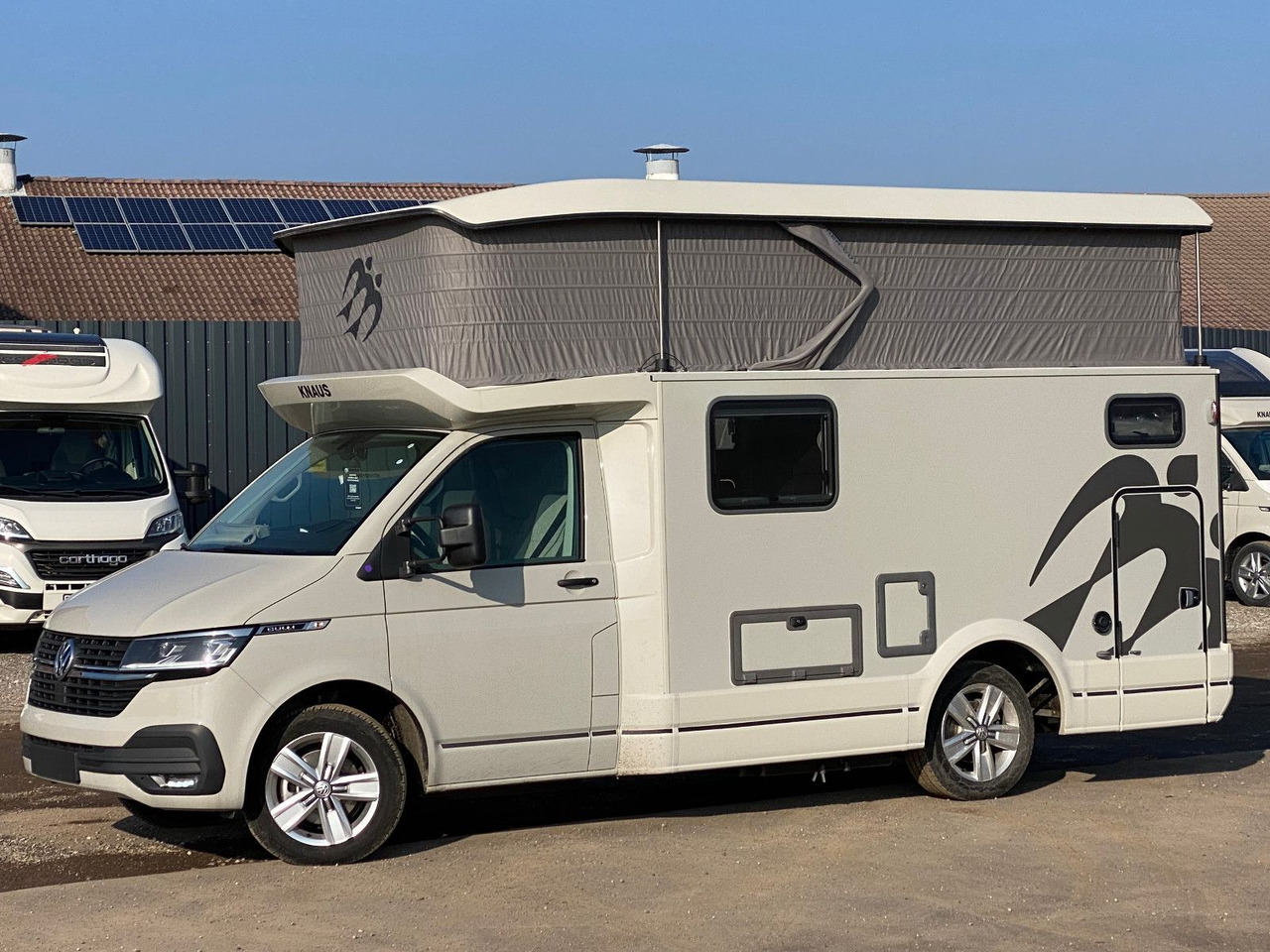 Knaus Tourer CUV 500 MQ CUVISION ohne Slide Bett - Daļēji integrētais kemperis: foto 4 Knaus Tourer CUV 500 MQ CUVISION ohne Slide Bett - Daļēji integrētais kemperis: foto 4