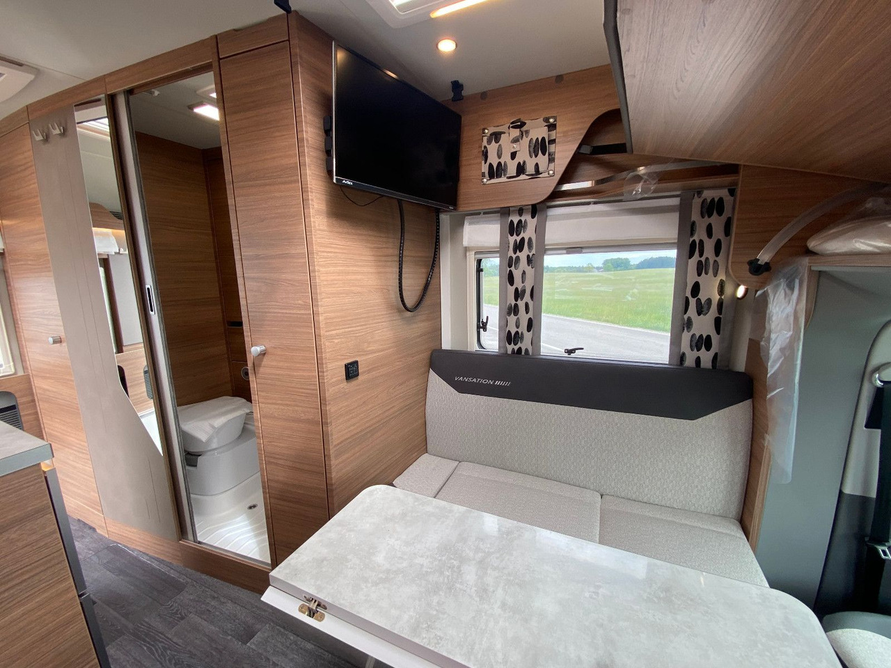 Daļēji integrētais kemperis Knaus Tourer Van 500 LT, slide Bett, 4 P. Zulassung: foto 15
