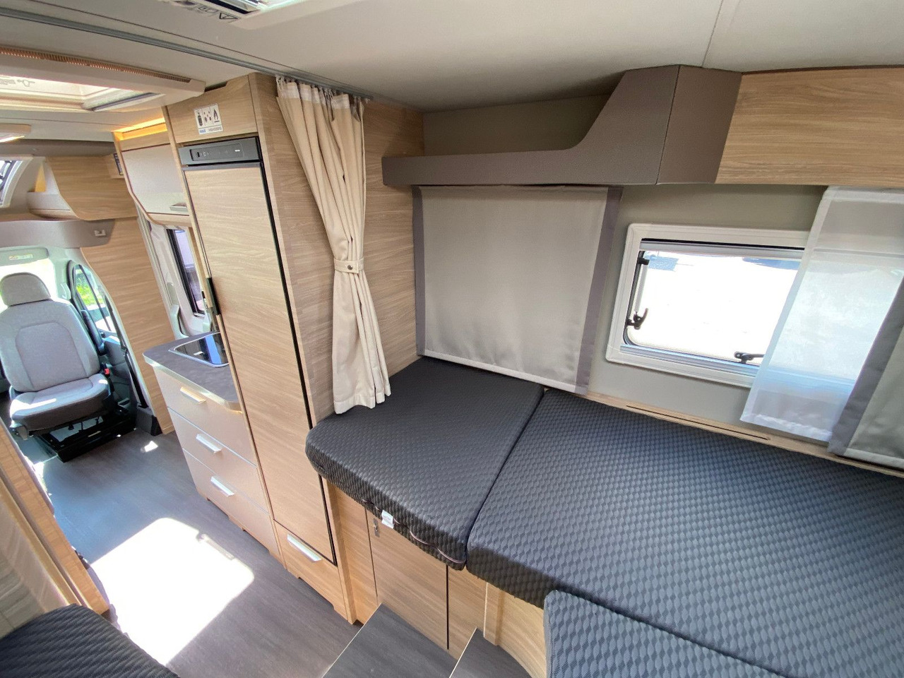 Daļēji integrētais kemperis Knaus Van TI PLUS Platinium Selection 650 MEG,Automat: foto 19