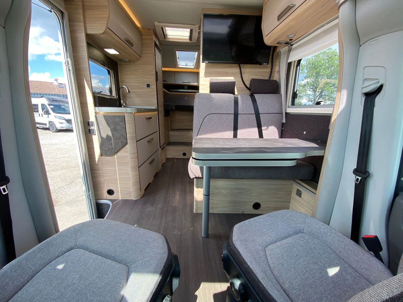 Daļēji integrētais kemperis Knaus Van TI PLUS Platinium Selection 650 MEG,Automat: foto 9