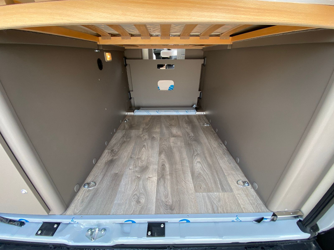 Auto kemperis LMC INNOVAN 600 ,Dieselheizung,Modell 25,Automatik: foto 20