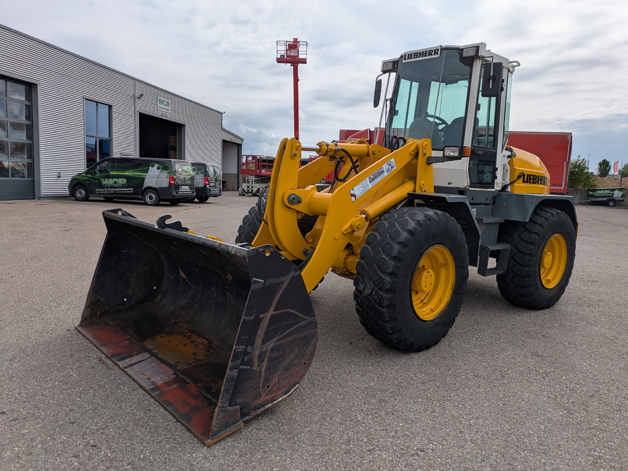 LIEBHERR L514 Radlader Schnellwechsler Schaufel - Riteņu iekrāvējs: foto 1 LIEBHERR L514 Radlader Schnellwechsler Schaufel - Riteņu iekrāvējs: foto 1