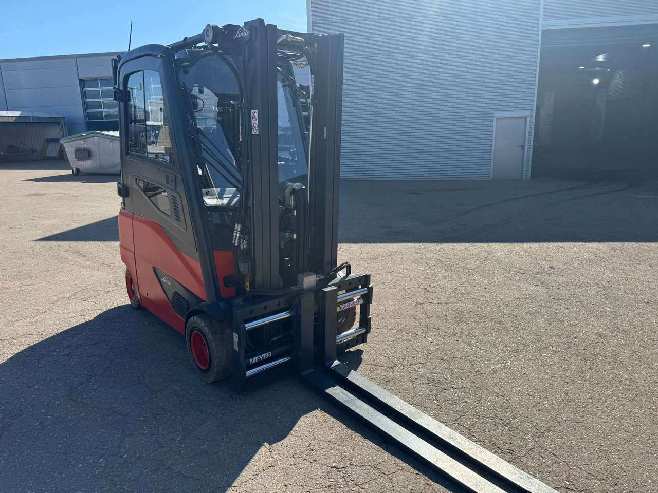 LINDE E20PHL-02 Elektro Triplex Kabine Heizung integriertes Ladegerät - Elektroiekrāvējs: foto 2 LINDE E20PHL-02 Elektro Triplex Kabine Heizung integriertes Ladegerät - Elektroiekrāvējs: foto 2