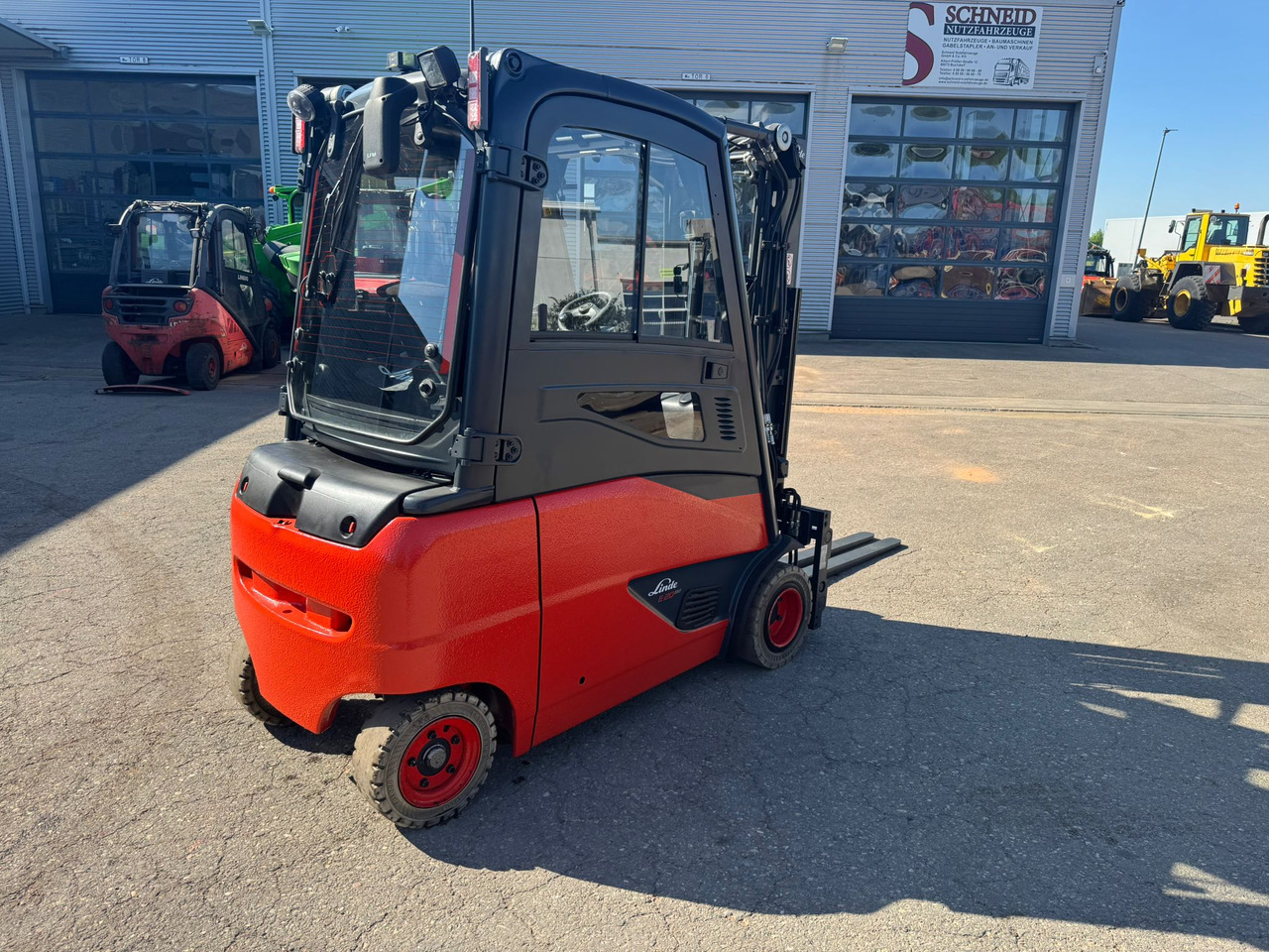 LINDE E20PHL-02 Elektro Triplex Kabine Heizung integriertes Ladegerät - Elektroiekrāvējs: foto 3 LINDE E20PHL-02 Elektro Triplex Kabine Heizung integriertes Ladegerät - Elektroiekrāvējs: foto 3