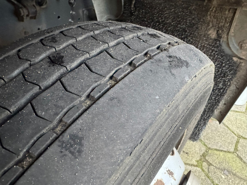 Kravas automašīna ar tentu DAF LF55.220 / Machine Transport / Tail Lift / NL Truck: foto 20