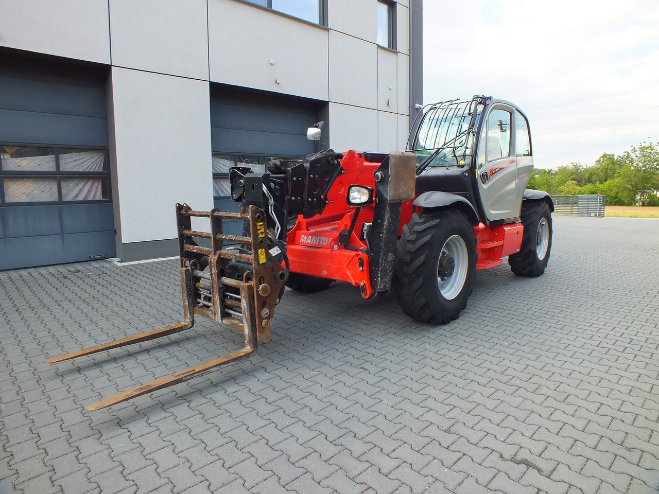 MANITOU MT1840 - Teleskopiskais riteņu iekrāvējs - Ekskavators: foto 1 MANITOU MT1840 - Teleskopiskais riteņu iekrāvējs - Ekskavators: foto 1