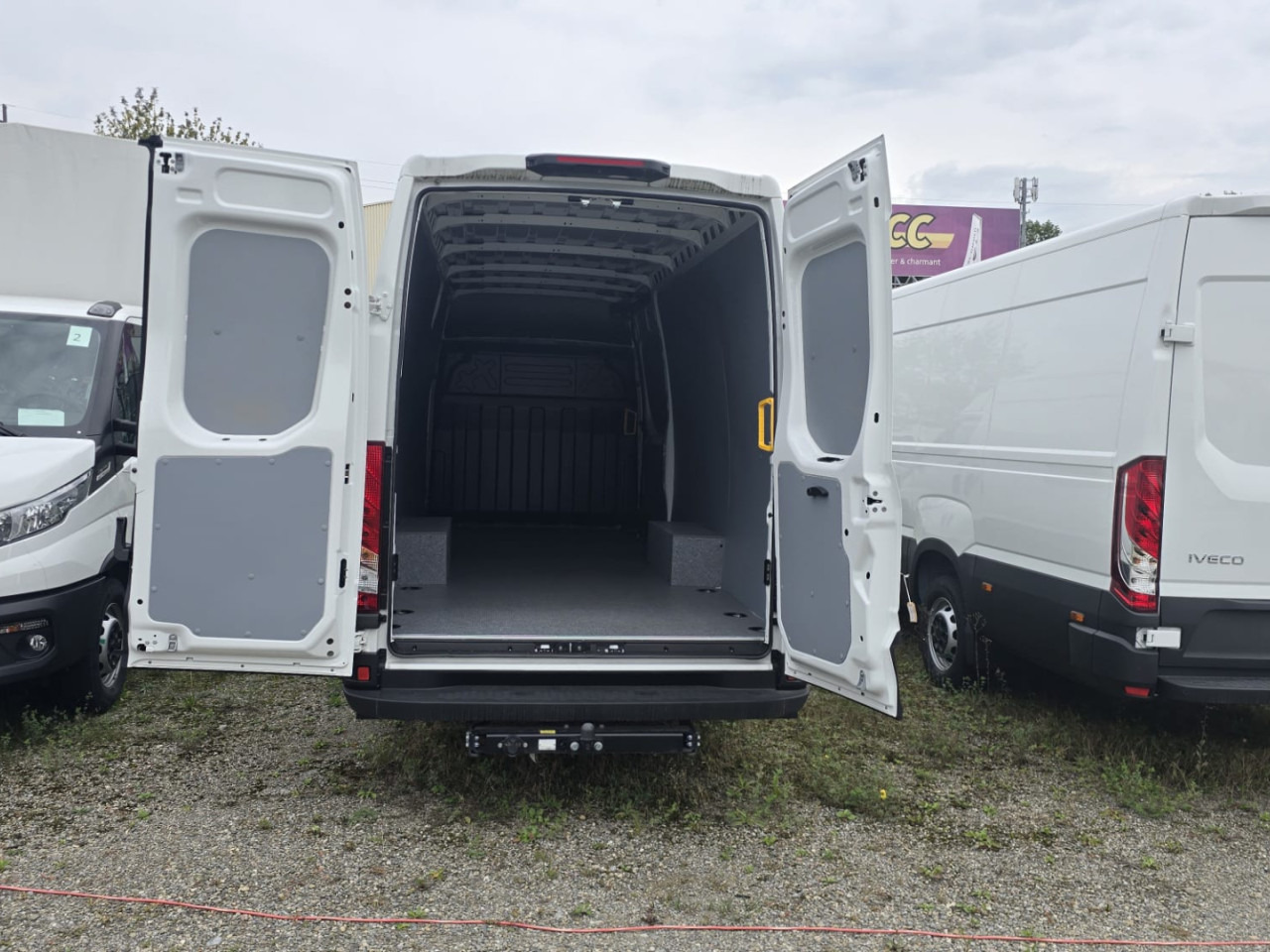 IVECO DAILY 38S14E V - Kravas mikroautobuss, Elektriskais furgons: foto 3 IVECO DAILY 38S14E V - Kravas mikroautobuss, Elektriskais furgons: foto 3