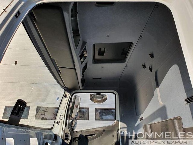 Jaunā Kabīne un interjers Mercedes-Benz Atego: foto 8 Jaunā Kabīne un interjers Mercedes-Benz Atego: foto 8