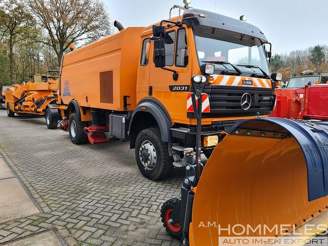 Overaasen RS 200 - Ielu tīrīšanas mašīna: foto 5 Overaasen RS 200 - Ielu tīrīšanas mašīna: foto 5