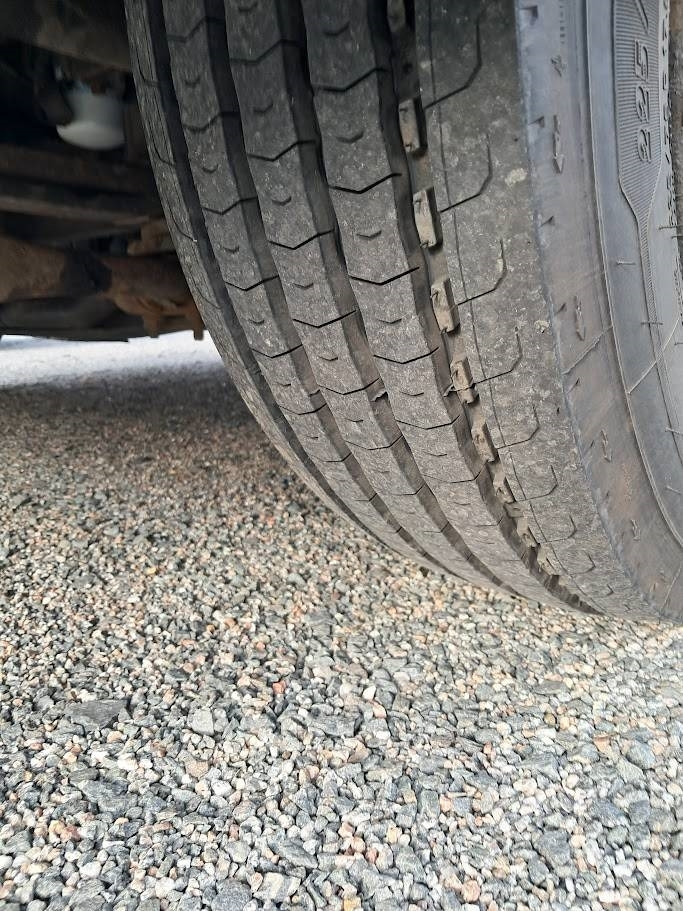 Iveco Eurocargo 100 E21 - Kravas automašīna ar slēgto virsbūvi: foto 5 Iveco Eurocargo 100 E21 - Kravas automašīna ar slēgto virsbūvi: foto 5