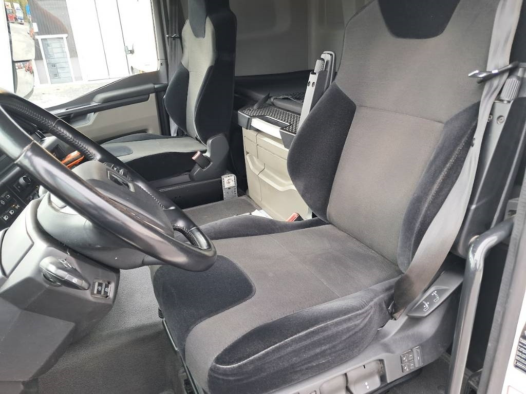 Kravas automašīna ar slēgto virsbūvi MAN TGM 15.250: foto 10