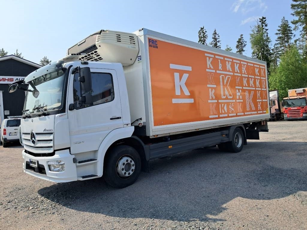 Mercedes-Benz Atego 1524 - Kravas automašīna refrižerators: foto 1 Mercedes-Benz Atego 1524 - Kravas automašīna refrižerators: foto 1