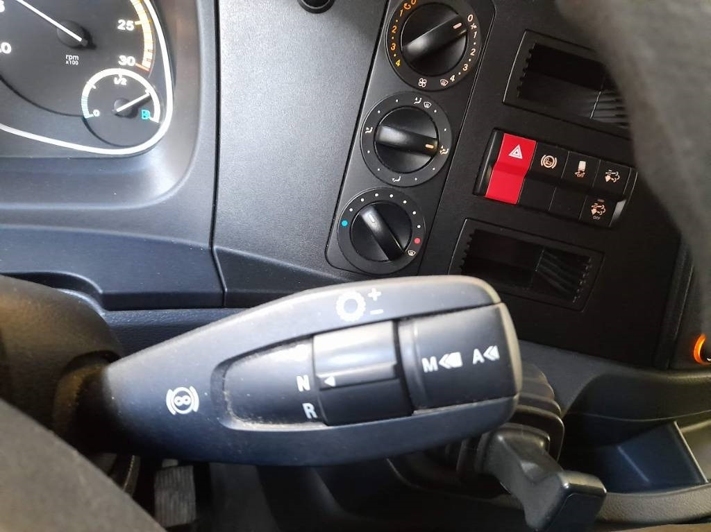 Mercedes-Benz Atego 821 - Kravas automašīna refrižerators: foto 5 Mercedes-Benz Atego 821 - Kravas automašīna refrižerators: foto 5