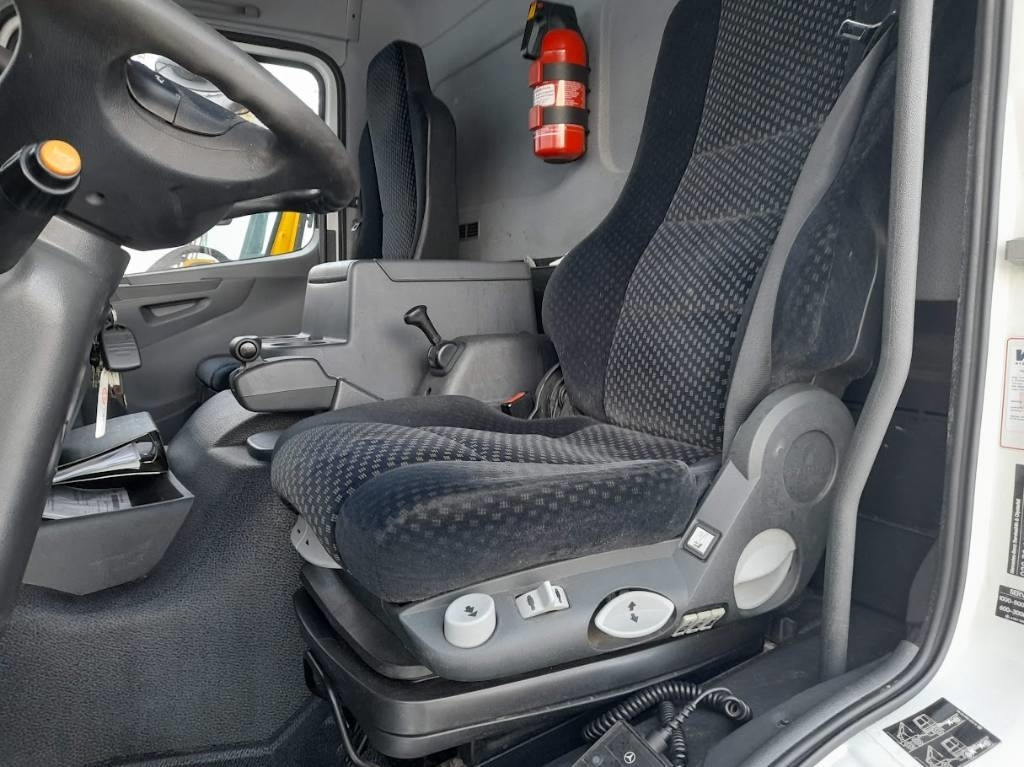 Mercedes-Benz Atego - Kravas automašīna ar slēgto virsbūvi: foto 4 Mercedes-Benz Atego - Kravas automašīna ar slēgto virsbūvi: foto 4