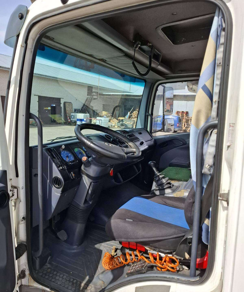 Mercedes-Benz 818 L - Kravas automašīna ar tentu: foto 2 Mercedes-Benz 818 L - Kravas automašīna ar tentu: foto 2