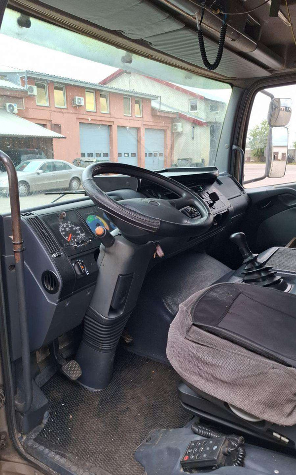 Mercedes-Benz Atego - Kravas automašīna ar tentu: foto 3 Mercedes-Benz Atego - Kravas automašīna ar tentu: foto 3