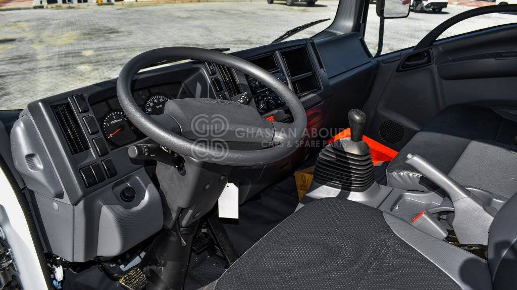 Interior photo 2: Šasija kravas automašīna ISUZU NPR 75 LONG CHASSIS PAYLOAD 4.7 TON APPROX 4×2 W/ AC  MY24