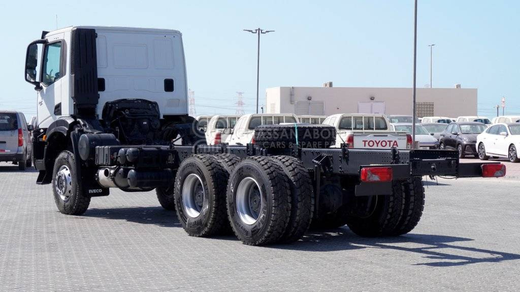 IVECO T-WAY Chassis 6×6 AD380T47WH WHEELBASE 4500 MY25 - Šasija kravas automašīna: foto 4 IVECO T-WAY Chassis 6×6 AD380T47WH WHEELBASE 4500 MY25 - Šasija kravas automašīna: foto 4