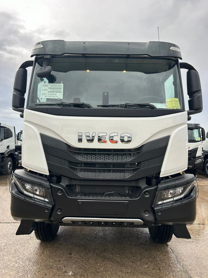 Iveco T-WAY AT380T43H 6x4 R20 Tyres Chassis - Barcelona Stock - Šasija kravas automašīna: foto 1 Iveco T-WAY AT380T43H 6x4 R20 Tyres Chassis - Barcelona Stock - Šasija kravas automašīna: foto 1