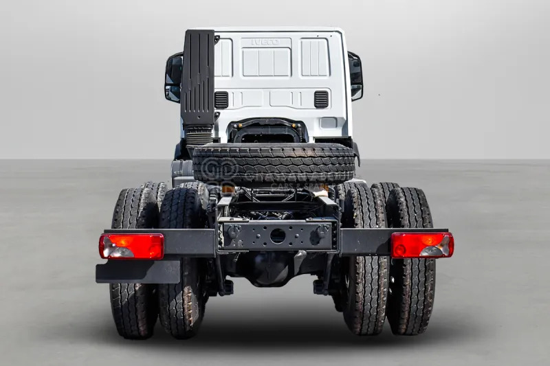 Iveco T-WAY AT380T47H 6x4 R24 Tyres Chassis - Barcelona Stock - Šasija kravas automašīna: foto 5 Iveco T-WAY AT380T47H 6x4 R24 Tyres Chassis - Barcelona Stock - Šasija kravas automašīna: foto 5