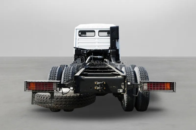 Shacman 6x4 F3000 Chassis - Šasija kravas automašīna: foto 2 Shacman 6x4 F3000 Chassis - Šasija kravas automašīna: foto 2