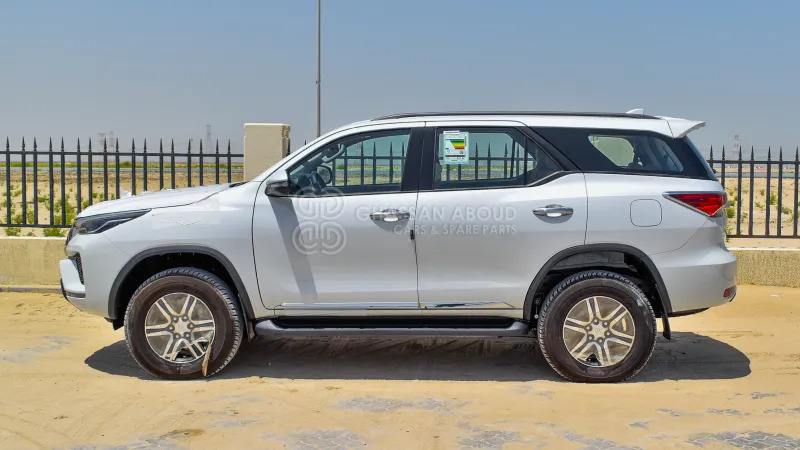 Toyota Fortuner 4x4 - SUV: foto 5 Toyota Fortuner 4x4 - SUV: foto 5
