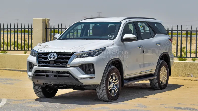 Toyota Fortuner 4x4 - SUV: foto 1 Toyota Fortuner 4x4 - SUV: foto 1