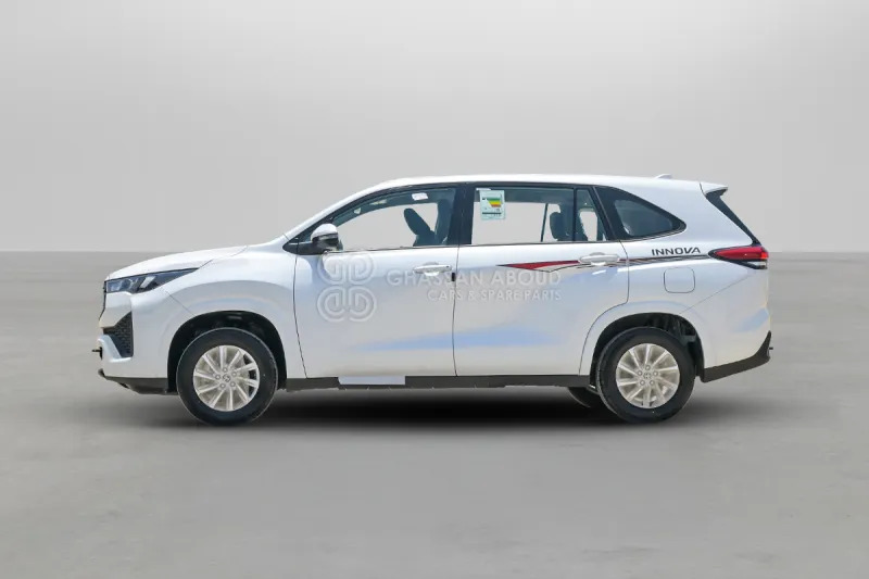 Toyota Innova - SUV: foto 3 Toyota Innova - SUV: foto 3