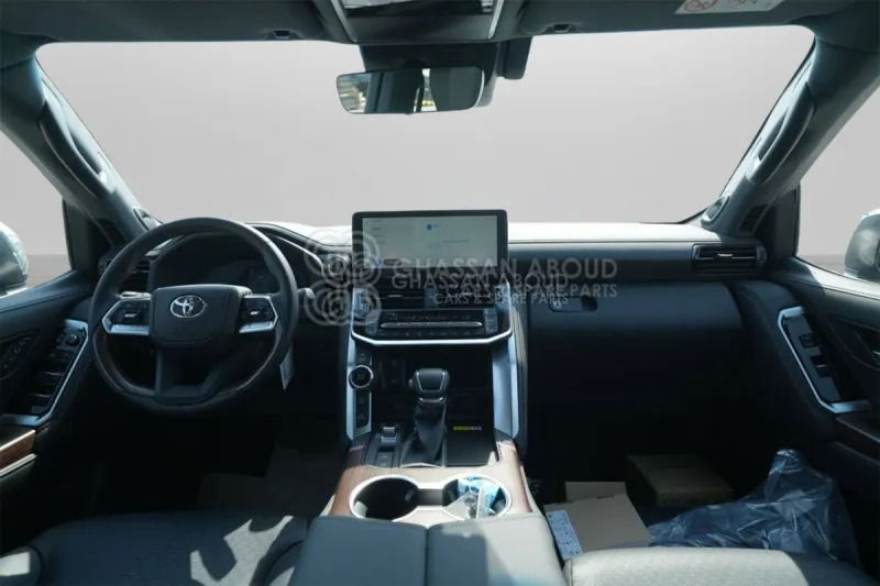 SUV Toyota Land Cruiser 300: foto 8 SUV Toyota Land Cruiser 300: foto 8