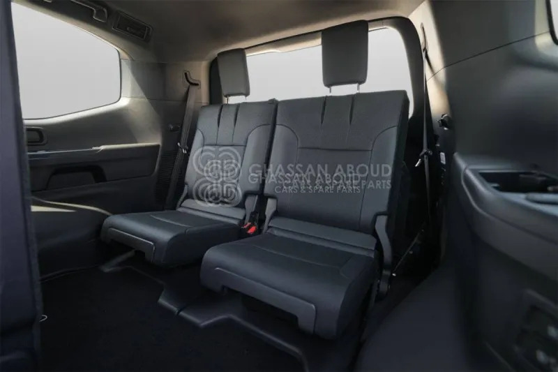 SUV Toyota Land Cruiser 300: foto 6 SUV Toyota Land Cruiser 300: foto 6