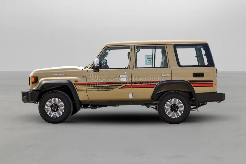 Toyota Land Cruiser HardTop LC76 4X4 - Vieglā automašīna: foto 3 Toyota Land Cruiser HardTop LC76 4X4 - Vieglā automašīna: foto 3