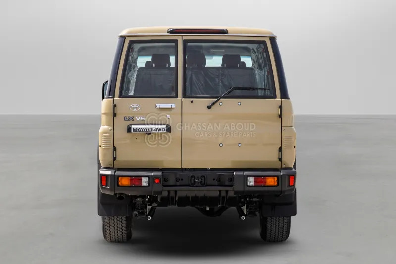 Toyota Land Cruiser HardTop LC76 4X4 - Vieglā automašīna: foto 5 Toyota Land Cruiser HardTop LC76 4X4 - Vieglā automašīna: foto 5
